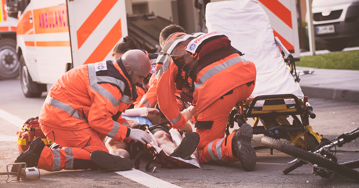 paramedics_with_patient